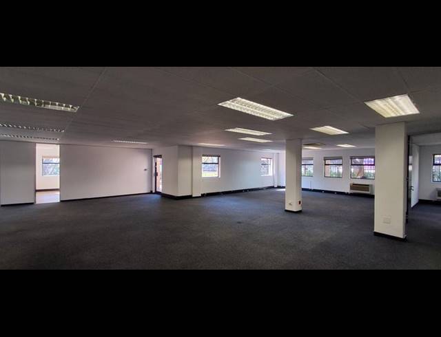 BUSINESS PROPERTY TO RENT IN BRYANSTON